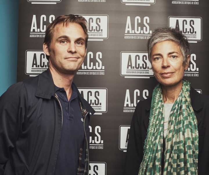 Fabrice Gobert (ici avec Caroline Bnjo, productrice des Revenants) a reçu le prix du Meilleur réalisateur pour la saison 2 des Revenants. Photo Julien Lienard / Contour by Getty